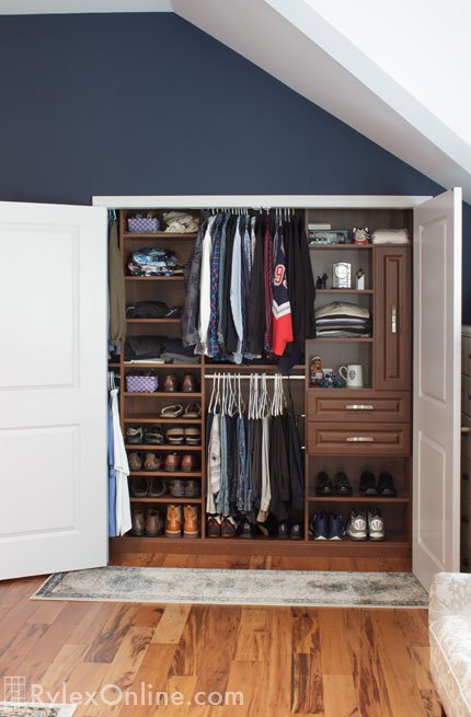 Men's Reach-In Closet with Shelves