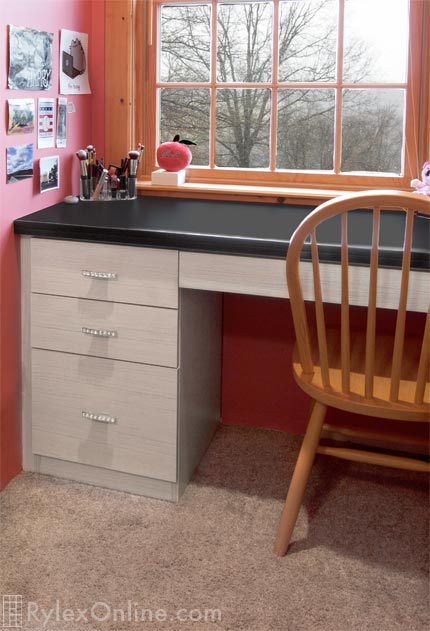 Teenager's Home Desk Vanity Table