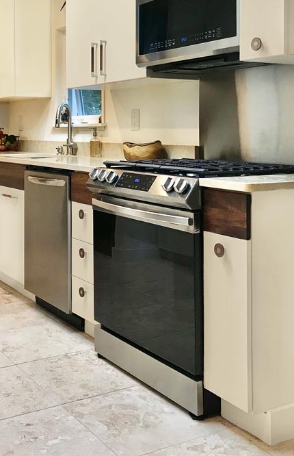Perfect Storage Cabinets Space Surronding Stove