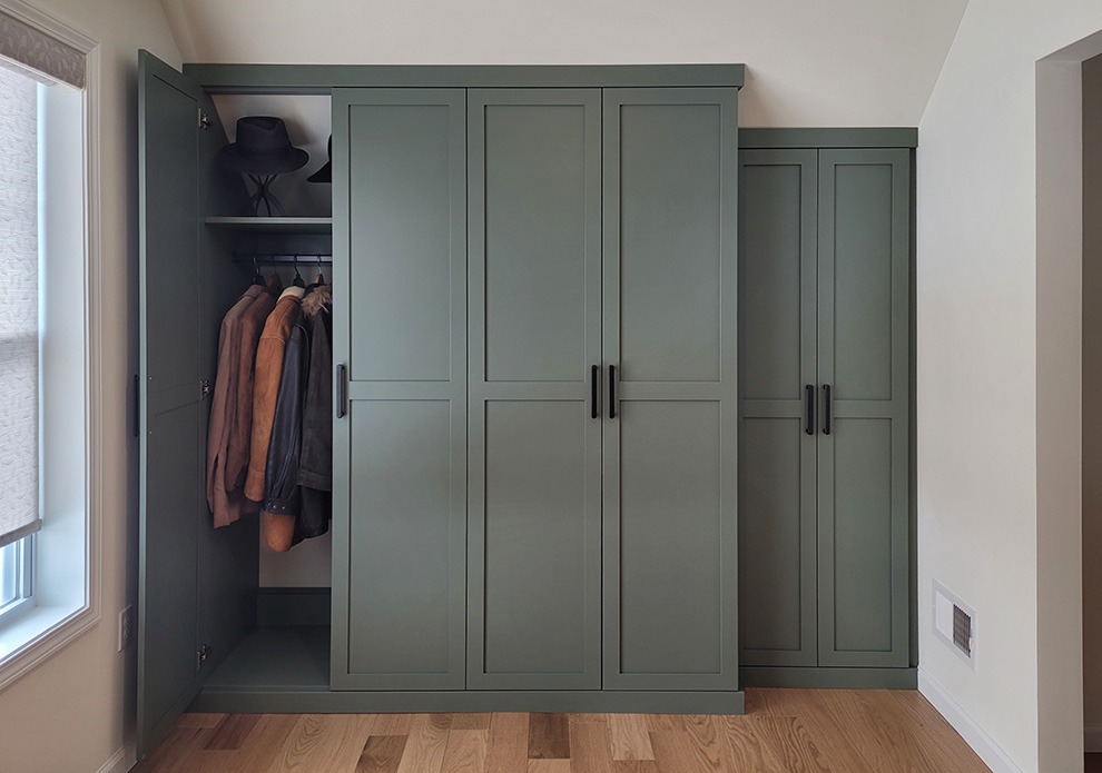 Custom Built-In Bedroom Wardrobe Cabinetry
