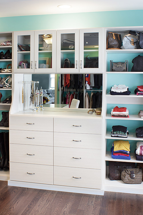 Mirrored Closet Hutch Close Up