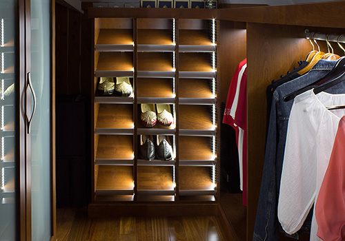 Lighted Anled Shoe Shelves