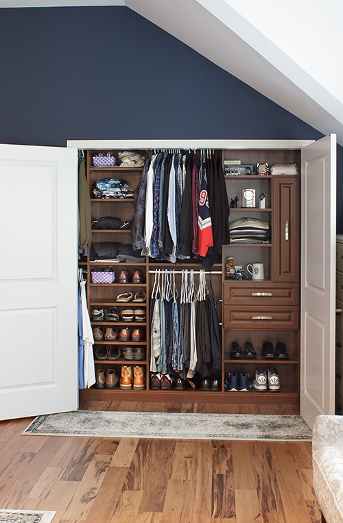 Men's Reach-In Closet with Shelves