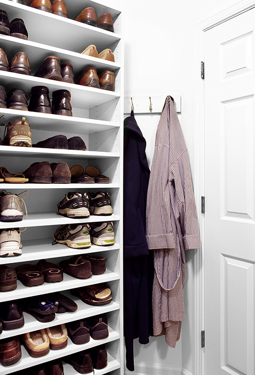 Bedroom Closet Open Shoe Shelves with Robe Hook Rack