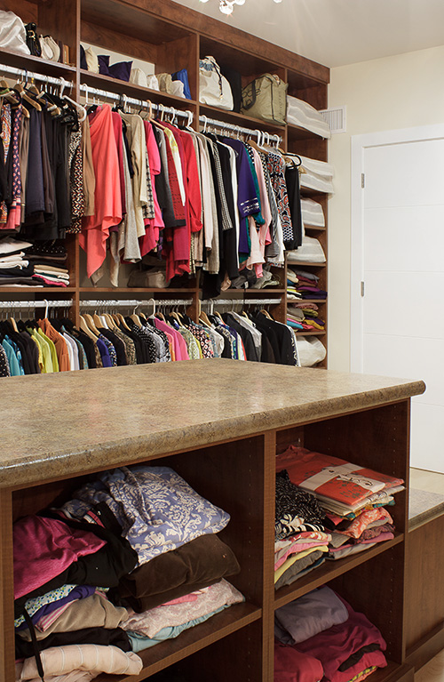 Walkin Closet Island Storage Shelves