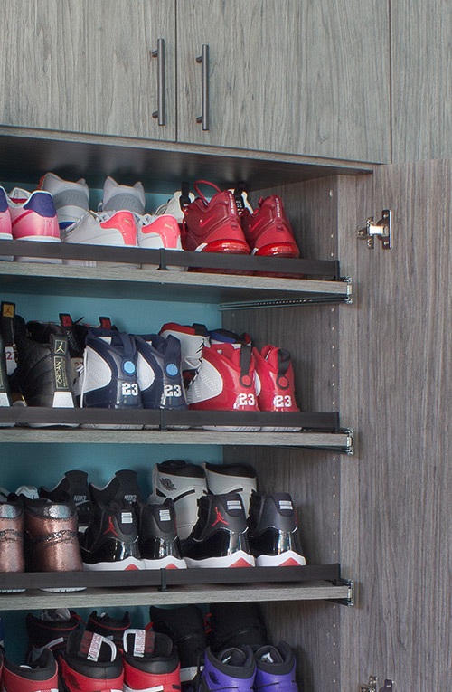 Cabinet Sliding Shoe Shelves with Fences for Rylex Custom Closets