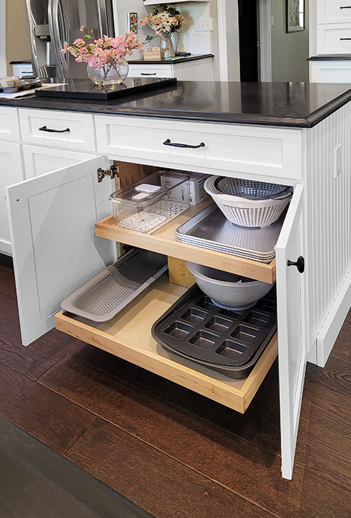 Kitchen Island Pullout Shelves for Organization and Convenience