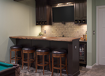 Home Wet Bar and Recreation Room