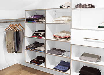 Contemporary Teen Bedroom Closet