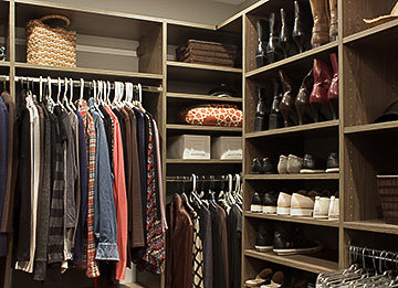 Organized Closet for Women's Wardrobe Accessories