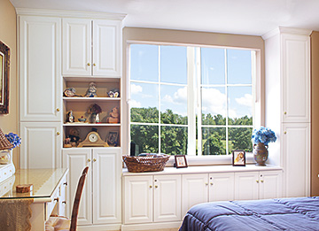 Closet with Built-In Dresser