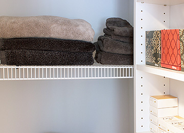 Simple Organized Linen Closet