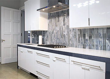 Sleek Contemporary Kitchen with White Gloss Cabinets