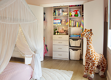 Organized Kids Closet with Storage