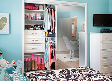 Teenage Girls Bedroom Closet