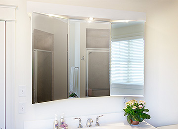 Tri-View Mirrored Cabinet